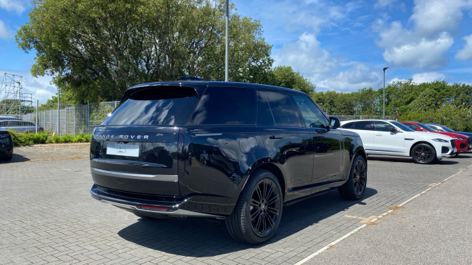 Land Rover Range Rover 3.0 P460e SE 4dr Auto Estate - Image 22